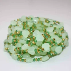 Alternative view of Baya cœur fluo vert