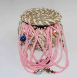 Alternative view of Baya ivy rose